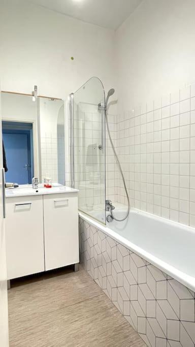 Le Manoir Mermoz : Appartement T2 Tout Equipe Rennes Eksteriør billede